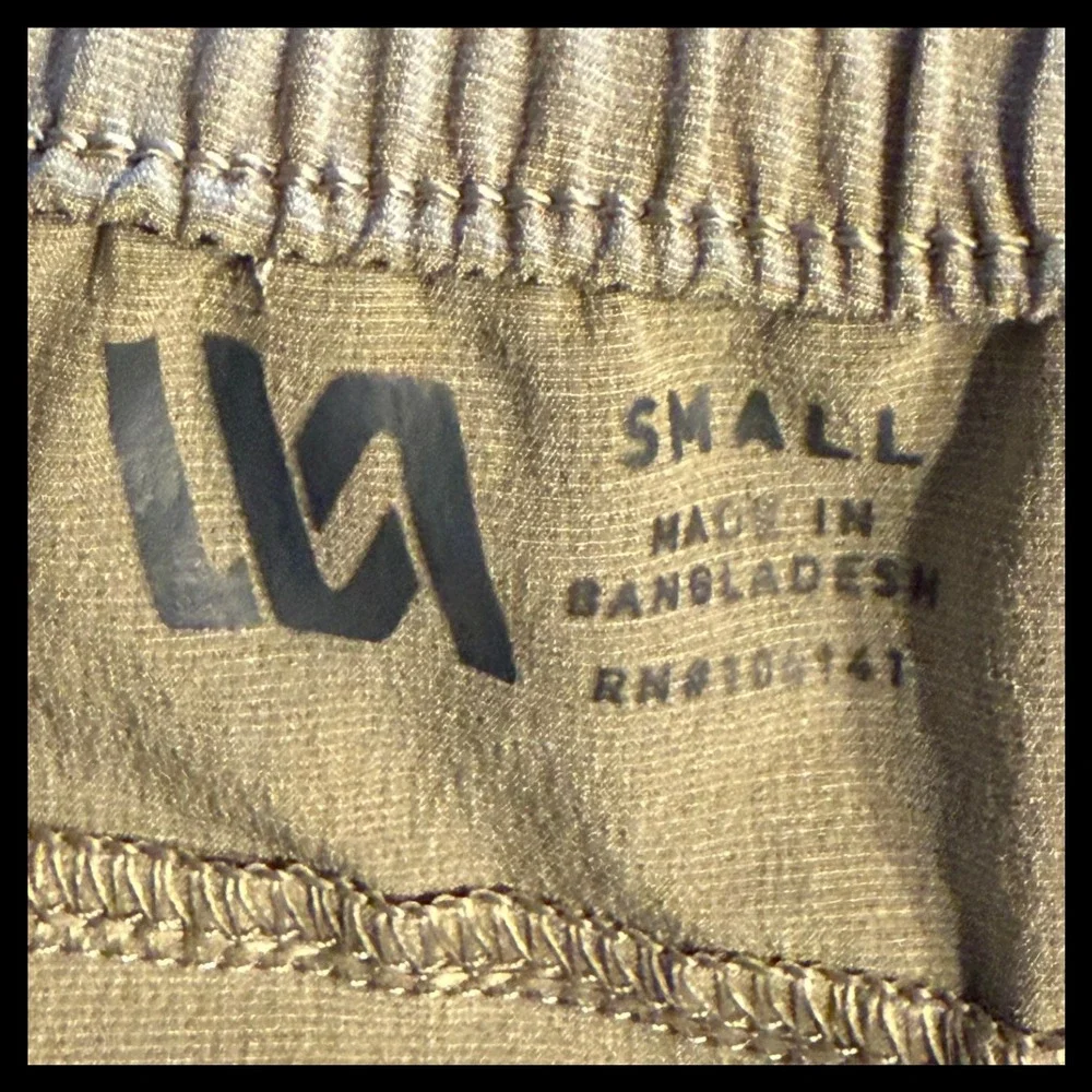 NWT VRST Men's Small Relaxed Fit 8 Inch Inseam Performance Shorts Earl Grey